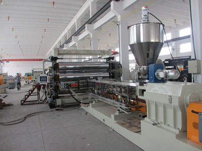Máquina de producción de láminas de plástico
